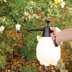 Solo Handheld Sprayer, 2 Liter With 2-foot Wand -Garden Warehousing 420l 6