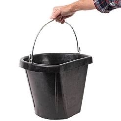 4.5 Gallon Rubber Flatback Bucket -Garden Warehousing fb18tsge in hand 1
